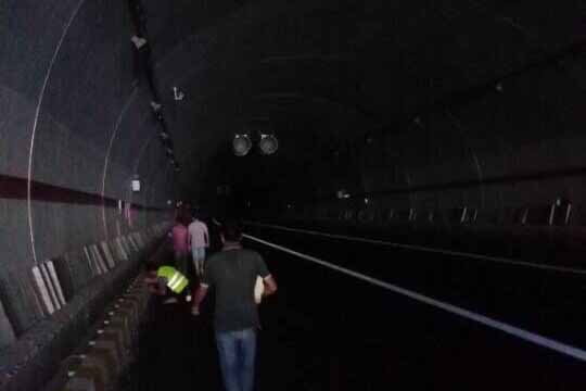 焦坪隧道电草莓视频网址下载工程施工瞬间